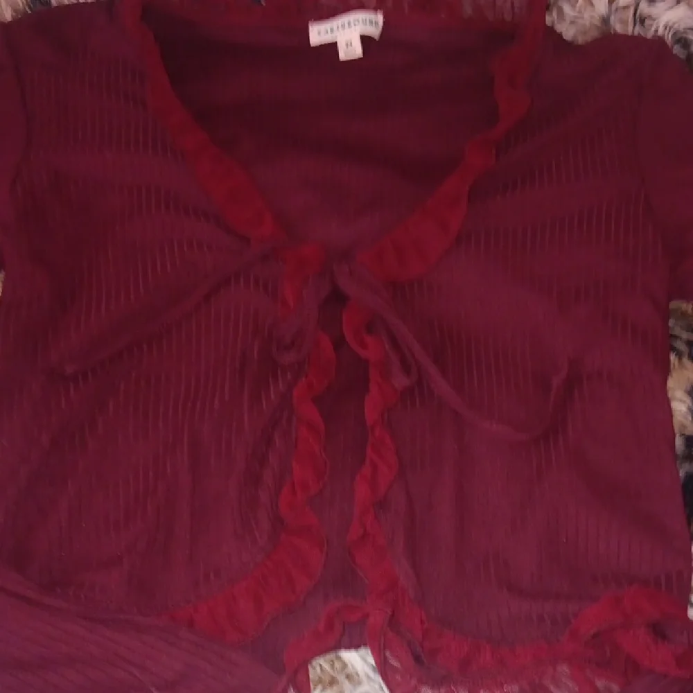 EARTHBOUND Maroon Ruffled Top - Picture 3 of 4